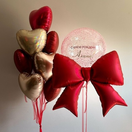 Набор из шаров с прозрачным шаром и сердцами