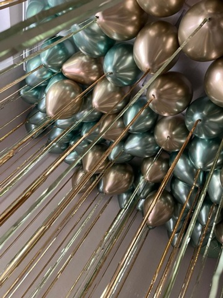 Воздушные шары под потолок "Изумрузное золото" с дождиком